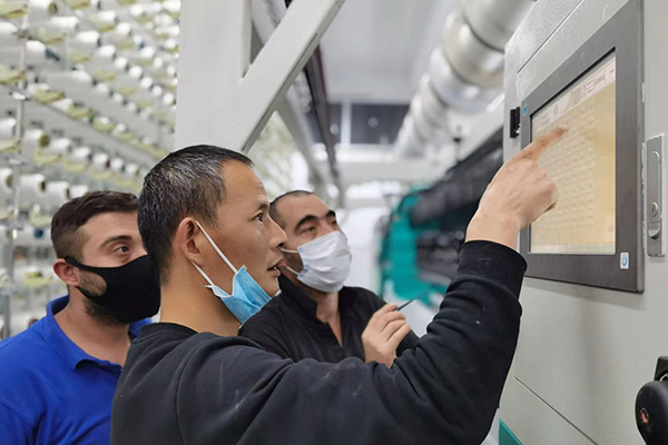 Miestni-inžinieri-inštal&aacute;cia-&-školenie